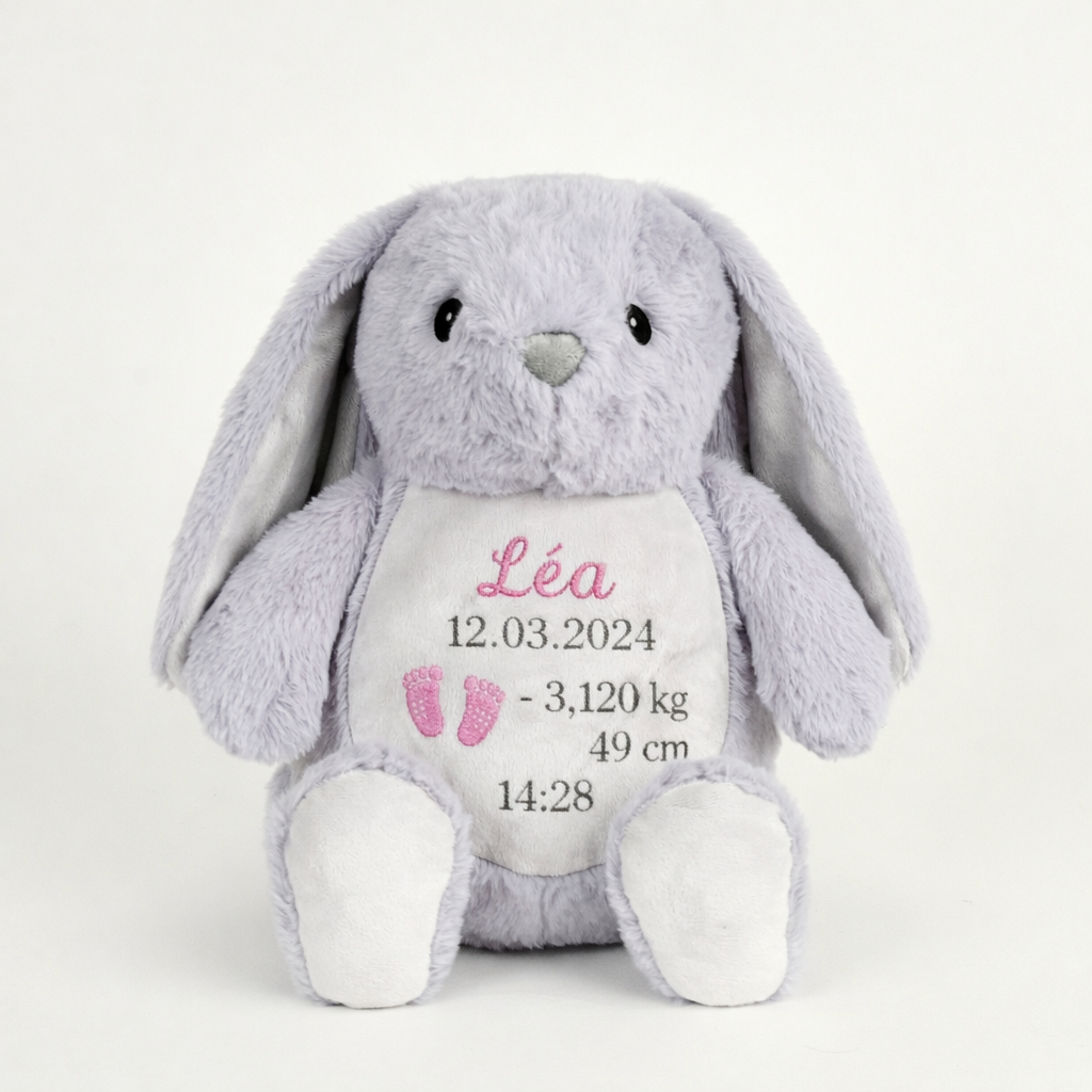 Peluche lapin personnalisée avec prénom Léa brodé et informations de naissance bébé